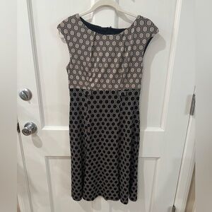 🌸Connected Apparel Black and Beige Hexagon Midi Dress